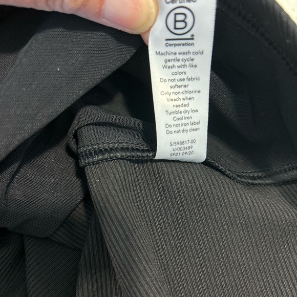 Athleta Bayview Textured Black Sleeveless High Neck Tank Rusched Side XS - Picture 8 of 8